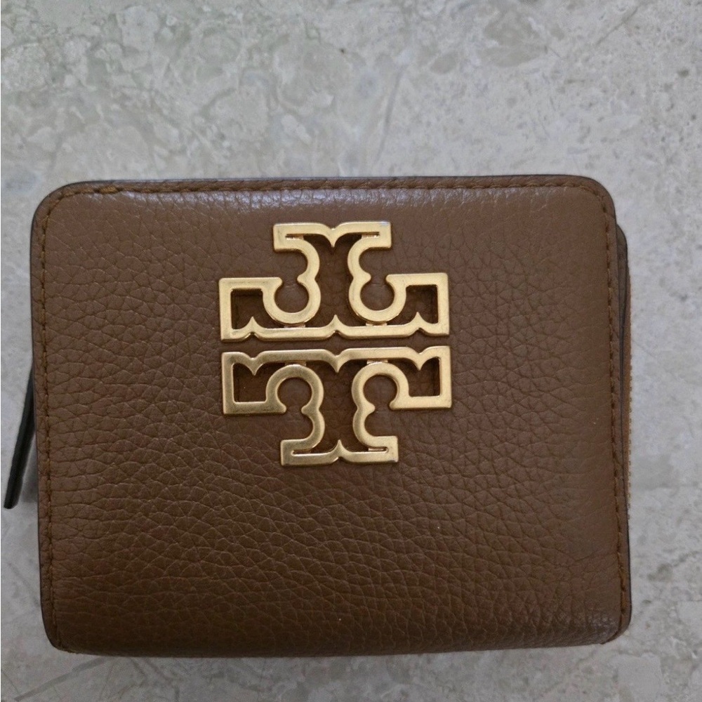 Tory Burch Britten Bifold wallet